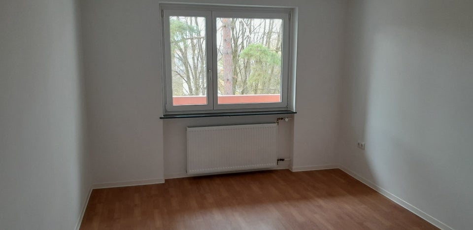 Frisch renovierte 3-Zimmer-Wohnung mit Balkon in Manching – Ideal für Paare & Familien - Foto 2