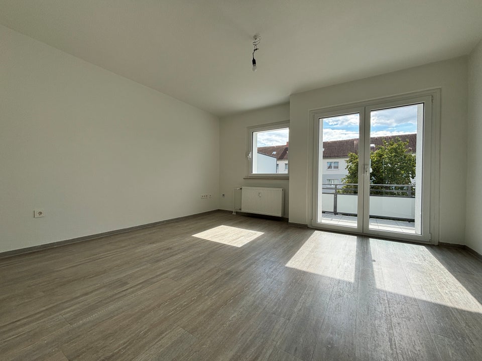 TOP renoviert: 3-Zimmer Wohnung in Do-Rahm mit weitläufigen Balkon - Foto 1