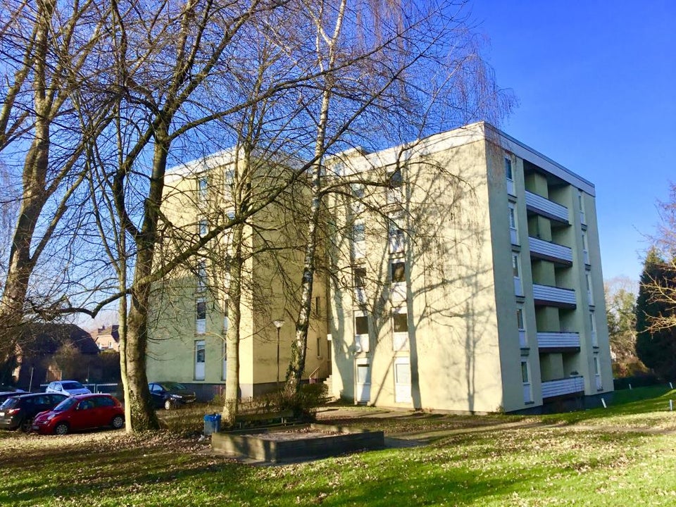 schöne geräumige 3-Zimmer-Wohnung komplett renoviert - Photo 3