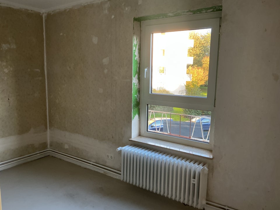 Selbst gestalten! Gemütliche 3-Raum-Wohnung mit Sonnenbalkon - Photo 2