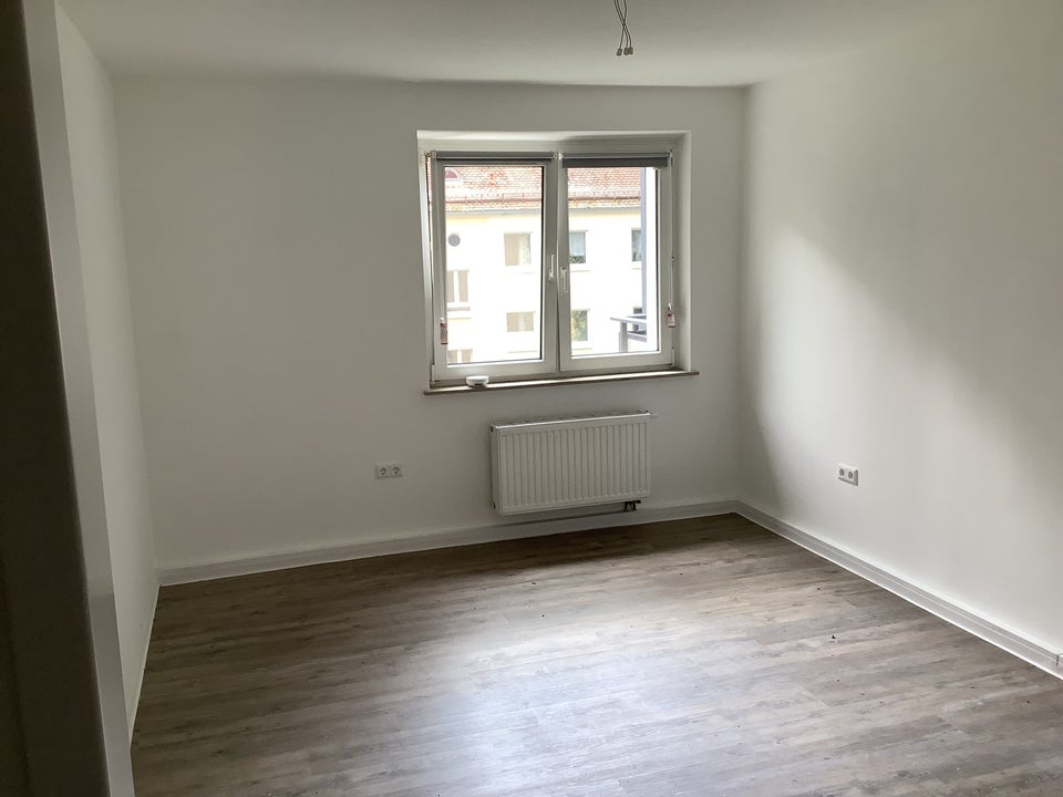 Hier fühlt man sich wohl! 3 Zimmerwohnung mit Balkon! - Foto 1