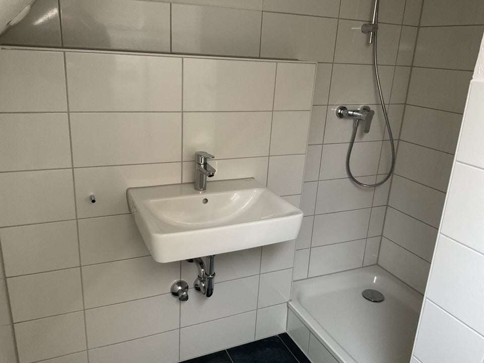 Ihre Zukunft - Ihre Wohnung: ansprechende 2-Zi.-DG - Foto 2