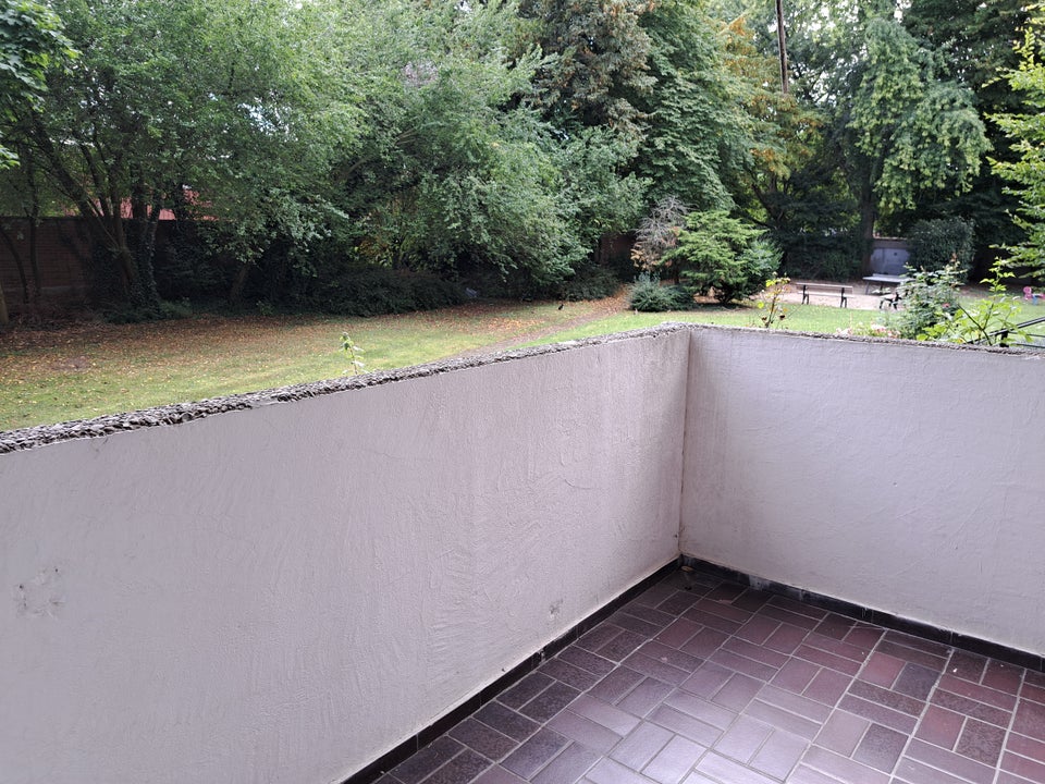 **Renoviert und bezugsfertig... 3-ZKDB im EG mit Vinylboden und Balkon** - Foto 5