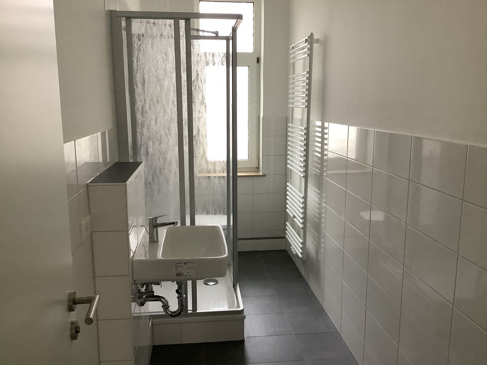 Zweizimmerwohnung mit Balkon zu vermieten - Photo 1