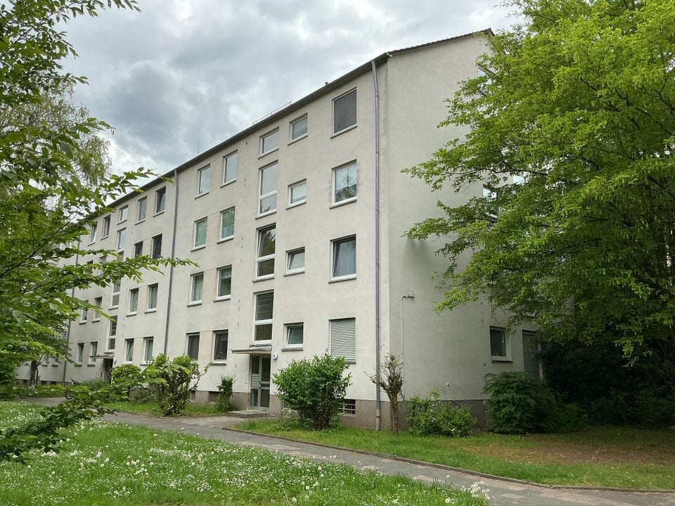 Schöne 4-Zimmer-Wohnung mit Balkon in Dreieich zu vermieten - Foto 1