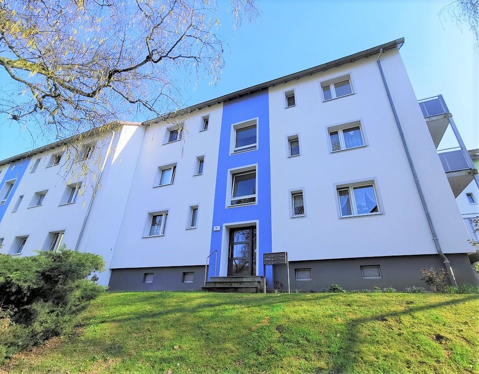 Frisch renovierte 2-Zi.-Whg mit Tageslichtbad und Balkon - Foto 2