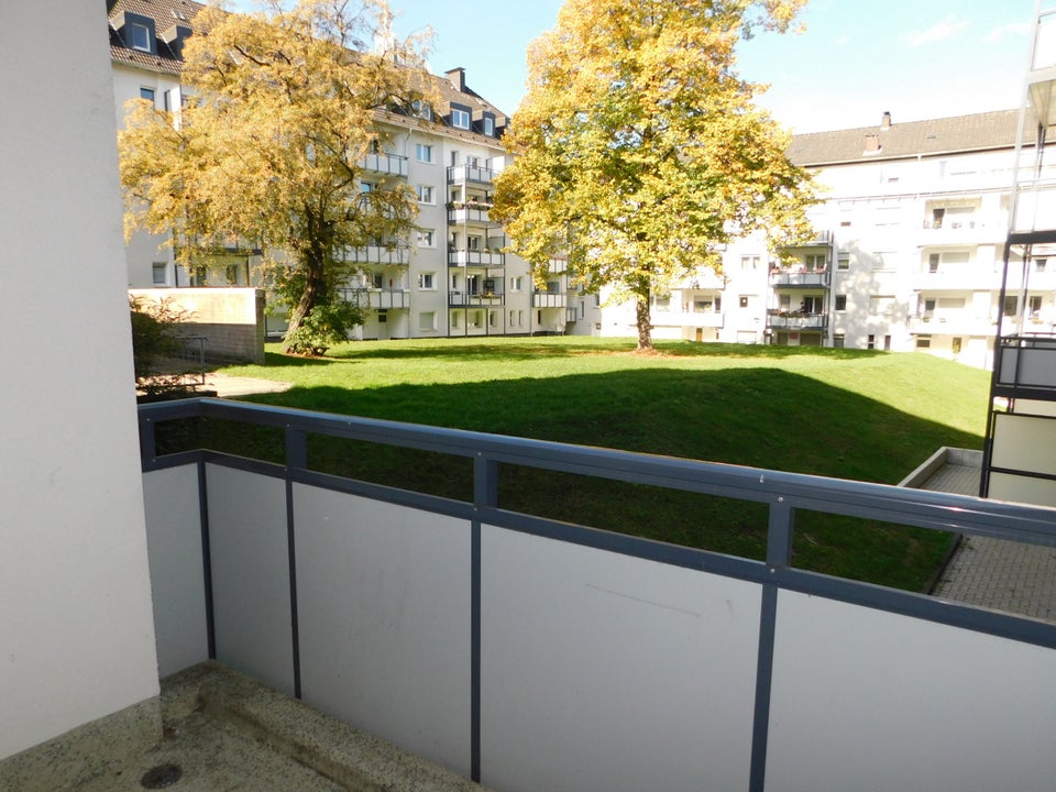 2-Raum-EG-Wohnung mit Balkon in sehr zentraler Lage zu vermieten - Photo 3