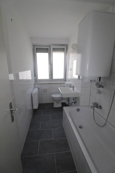 1. OG / 4 Zimmer ab sofort - Foto 1