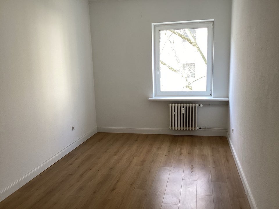 Stadtmitte: Großzügige 3-Zimmer-Wohnung mit Einbauküche - Foto 4