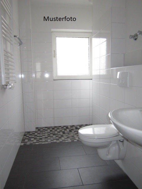 Schicke EG-Whg. mit bodengl. Dusche im beliebten Holsterhausen!!! - Photo 3