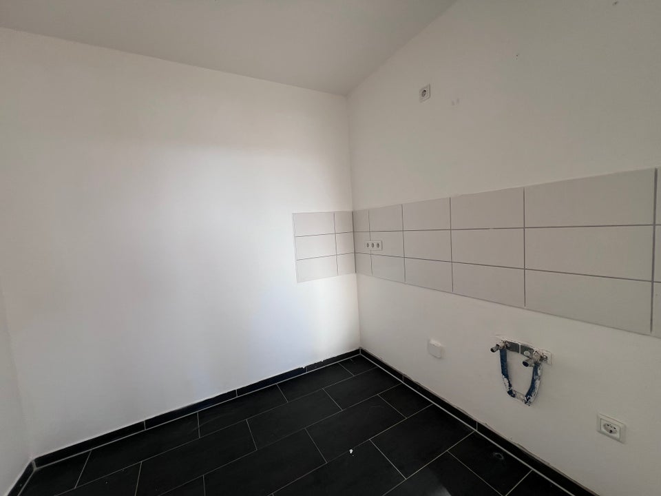 Freundlich helle 2-Zimmer-Wohnung mit Balkon - Foto 2