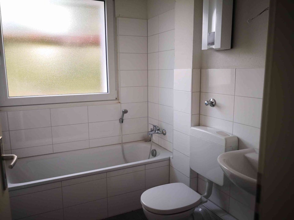 Wohnglück - renovierte und sanierte 3-Zimmer-Wohnung mit Balkon - Foto 4