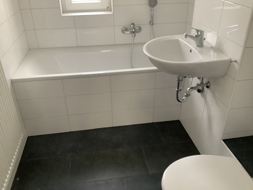 Renovierte 2-Zimmer-Wohnung in Zentrumsnähe ! - Photo 2