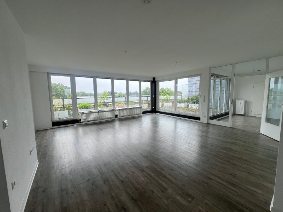 Willkommen Zuhause: ansprechende 3-Zimmer-Penthousewohnung in Anderten - Schleusenviertel - Foto 1