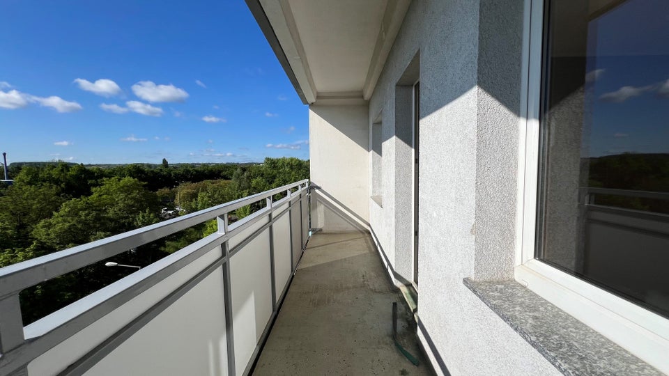 Wir sanieren für Sie: helle, freundliche 3-Zimmerwohnung mit Aufzug! - Foto 2