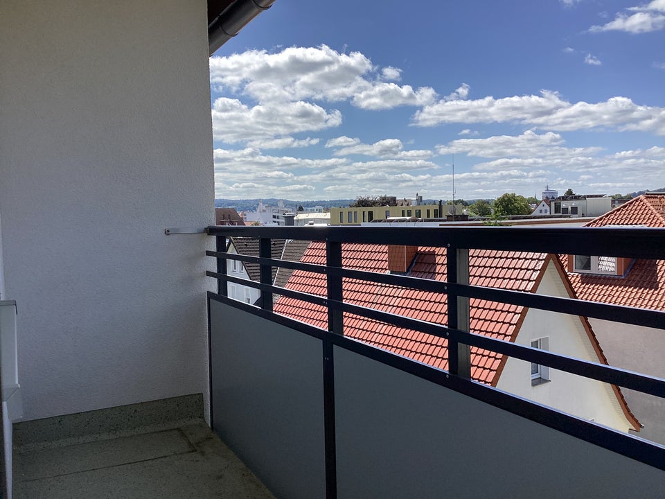 Renovierte 2,5 Zimmer Wohnung in zentraler Lage mit Balkon. - Foto 4