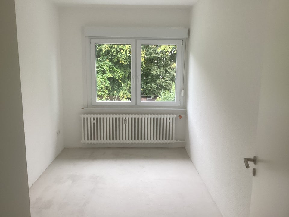 Stop! Günstig geschnittene 3,5-Zimmer-Wohnung im Grünen - Foto 2