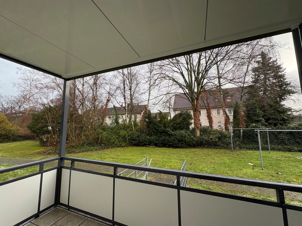 Wohlfühlwohnen in zentraler Lage – Freundliche 2-Zimmer-Wohnung mit Balkon - Foto 4