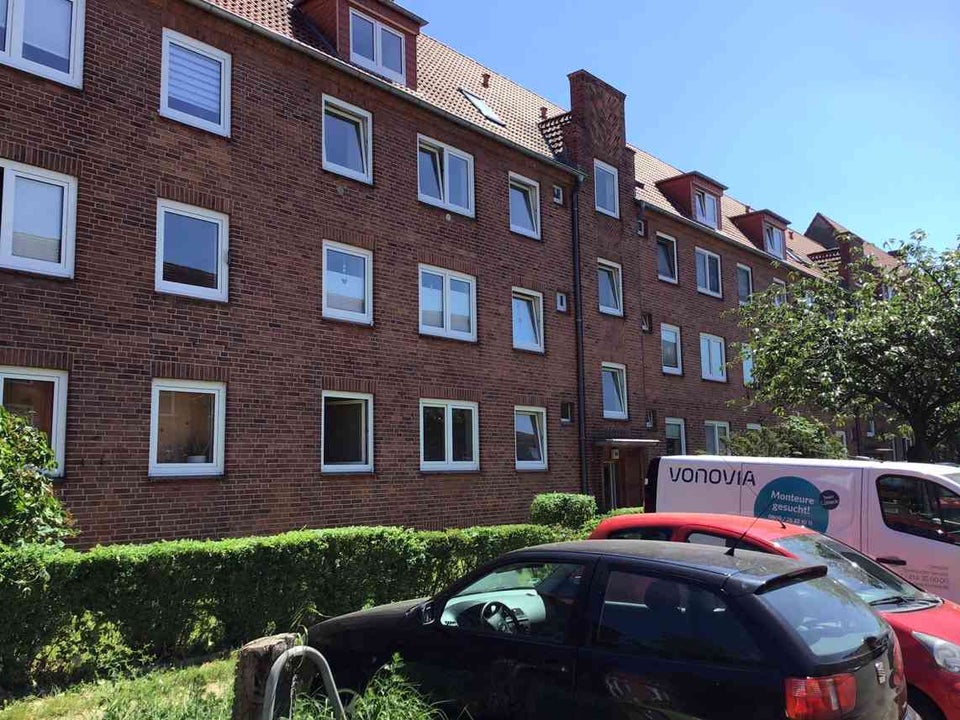 Wer will mich!? Ansprechend und renoviert: 2-Zimmer-Wohnung, sofort anmietbar! - Photo 2