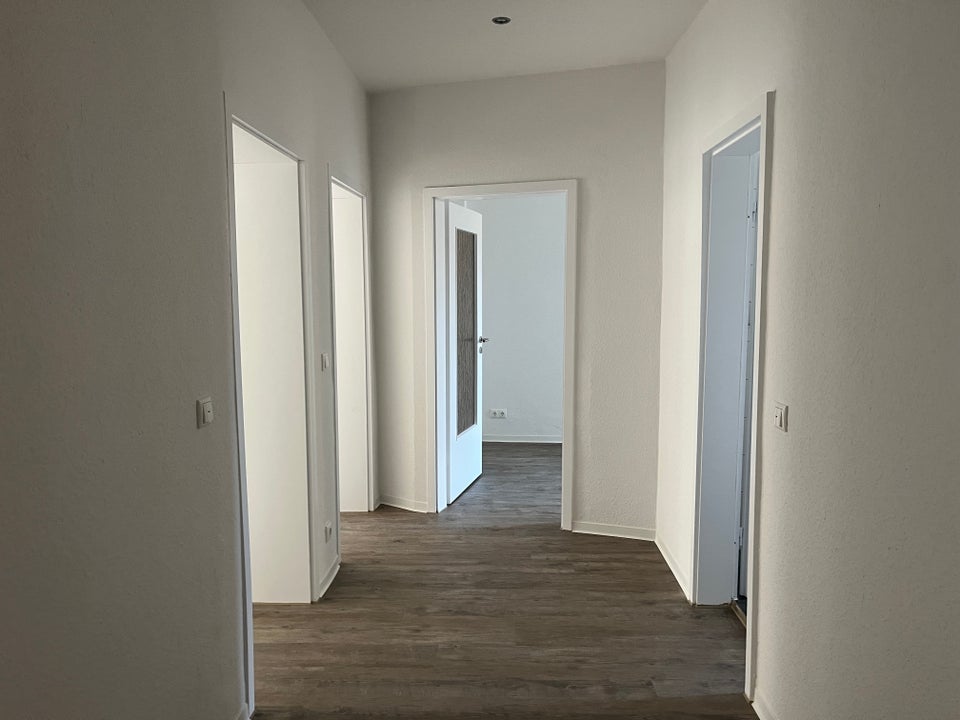 Auf gute Nachbarschaft: günstig geschnittene 2,5-Zi.-Wohnung - Photo 3