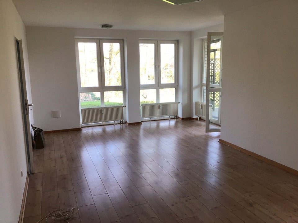 Stop! Geräumige 3-Zimmer-Wohnung - Foto 1