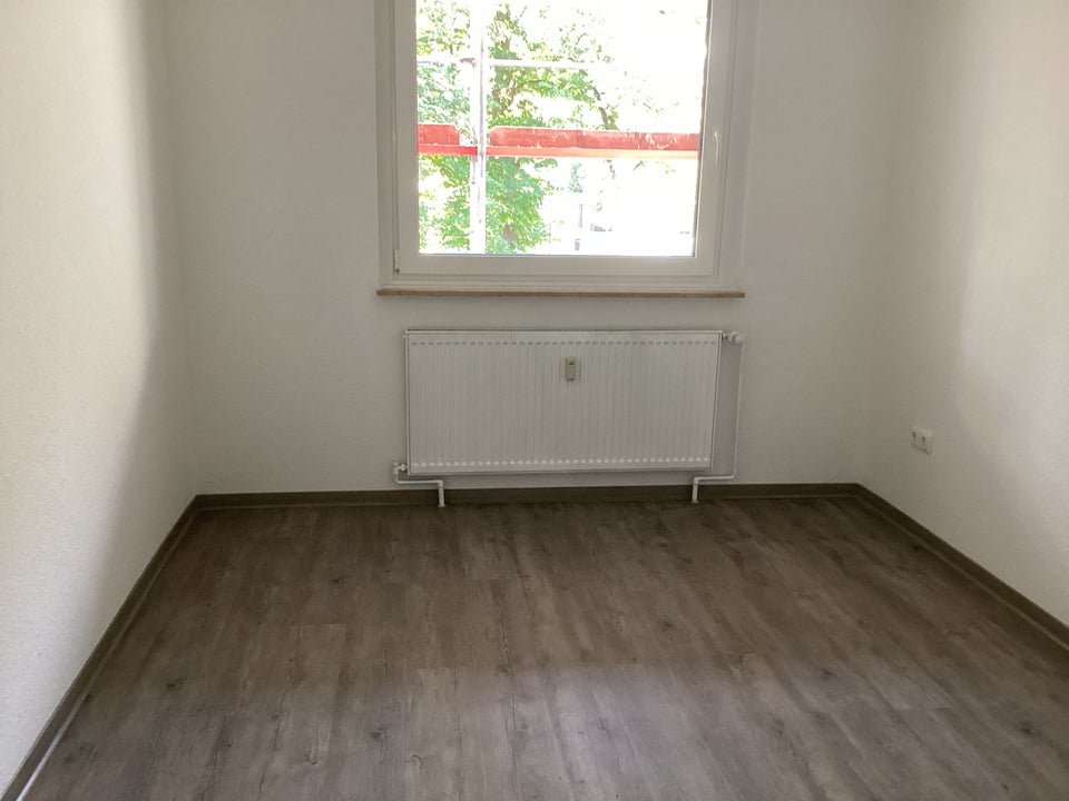 Frisch renovierte 3-Zimmer-Wohnung mit Balkon! - Foto 1