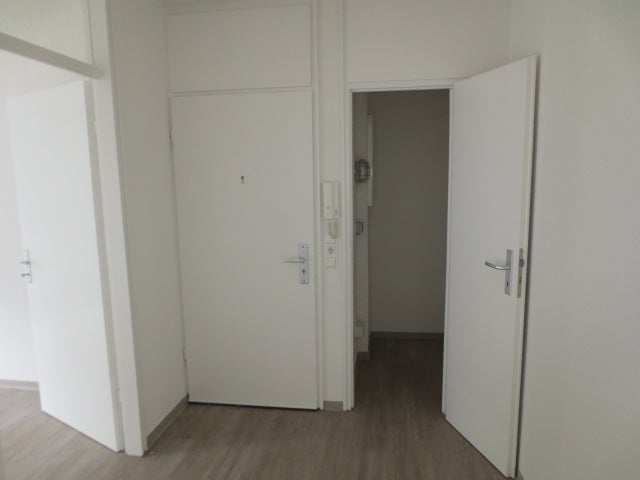 Frisch tapezierte Wohnung sucht nette Familie - Foto 2