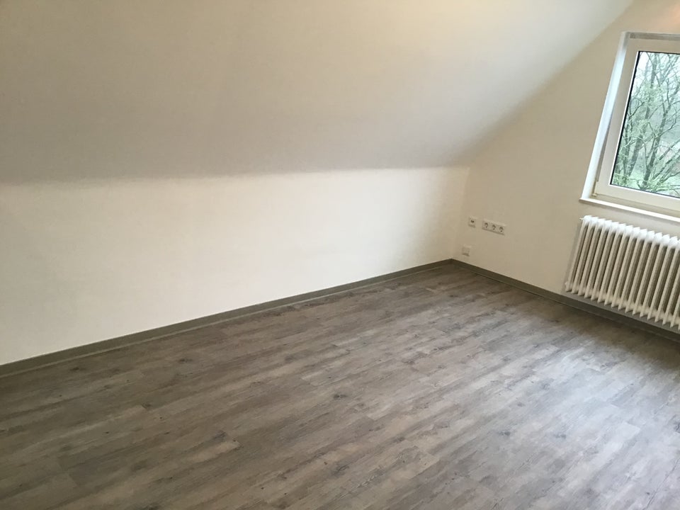 Renovierte 2,50-Zimmer-DG-Wohnung - Foto 4