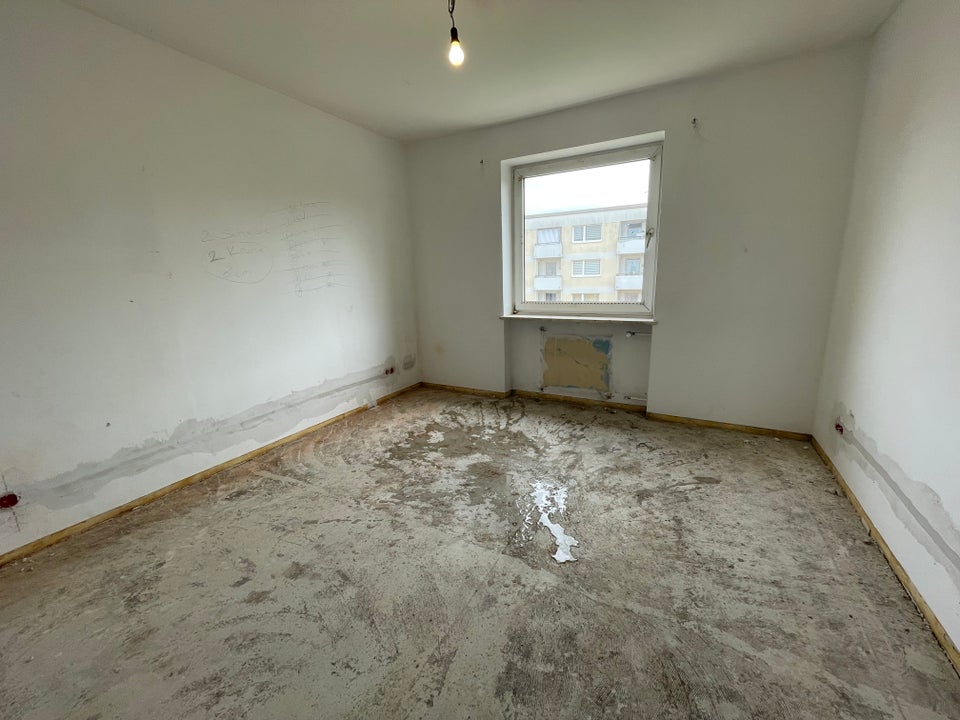 Frisch renovierte 3-Zimmer-Wohnung mit Balkon und Einbauküche in Moosach! - Foto 5