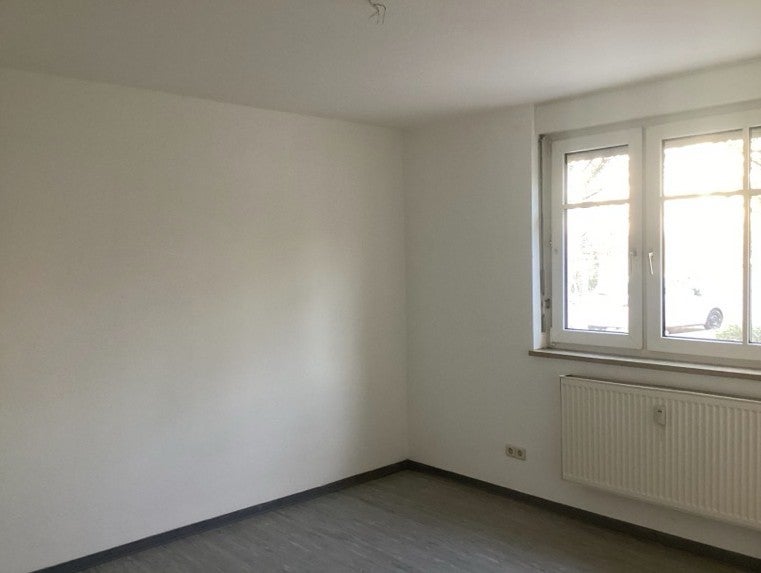 Frisch renovierte 4-Zimmer-Wohnung mit Terrasse in grüner Wohnlage - Foto 1