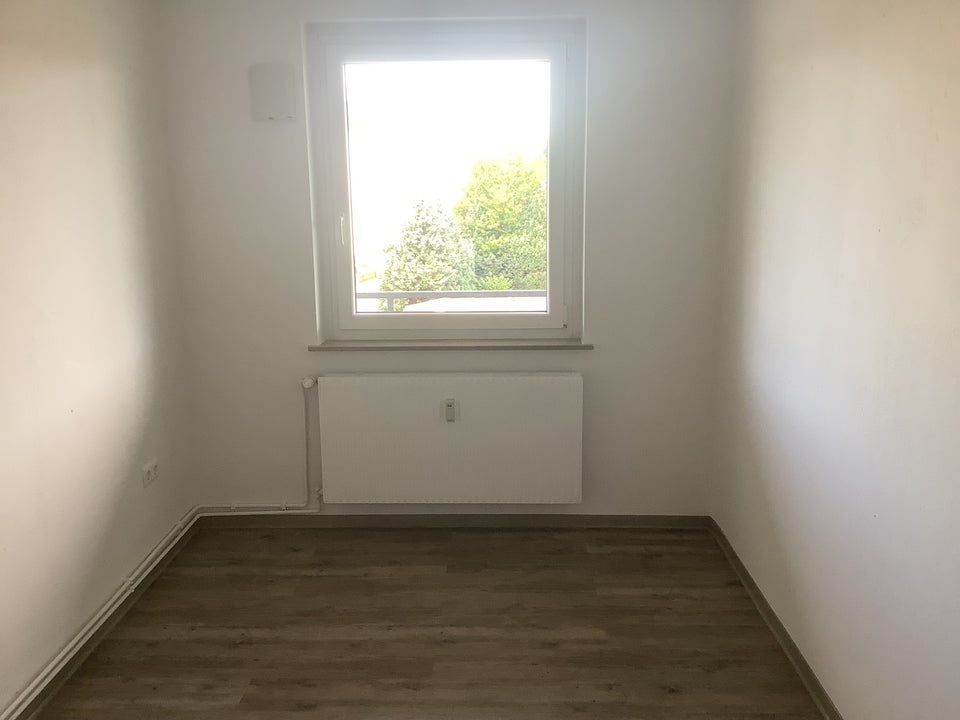 Erstbezug nach Sanierung! 3-Zimmer Wohnung mit Balkon im Erdgeschoss - Photo 4