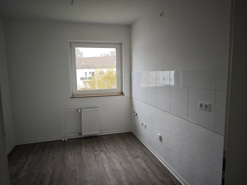 Wohnglück - frisch sanierte und renovierte 2-Zimmer-EG.-Wohnung mit Balkon - Photo 5
