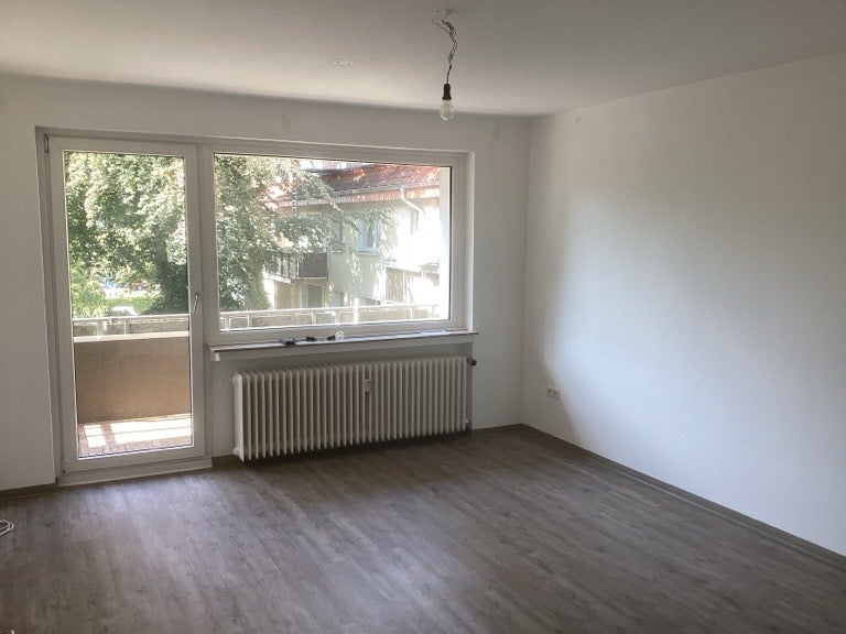 Schöne 2-Zimmer-Wohnung mit Balkon! - Foto 1