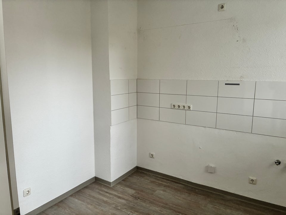 Renovierte 2,5 Zimmerwohnung an berufstätigen Single Haushalt abzugeben - Foto 1