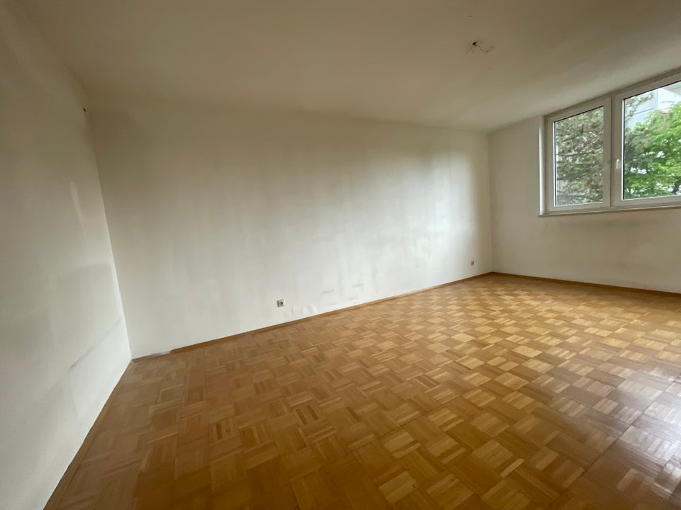 Frisch renoviert: ansprechende 2-Zimmer-Wohnung mit Balkon und Einbauküche - Foto 5