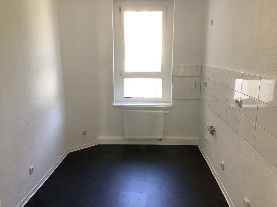 Frisch sanierte 2-R-Wohnung sucht Mieter / Bad mit 2 Waschbecken - Foto 3