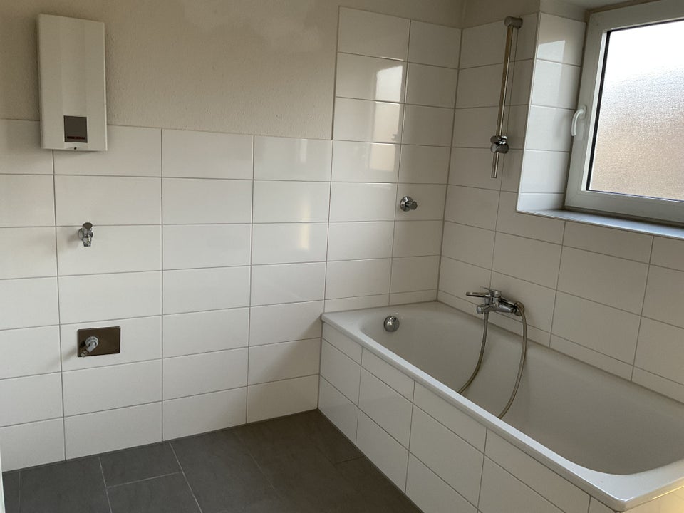 Schöne Wohnung sucht Mieter: interessante 4-Zimmer-Wohnung - Photo 3
