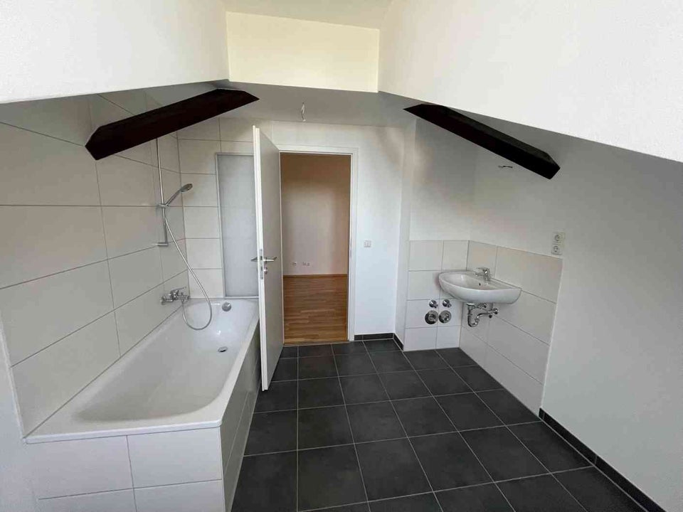 Aufgepasst: exklusiv ausgebaute Dachgeschoßwohnung in Neuaubing - Foto 2