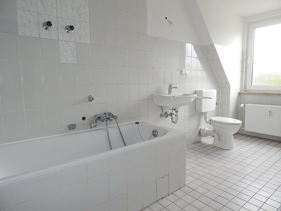 Stop! Interessante 2-Zimmer-Wohnung mit Ausblick - Photo 2