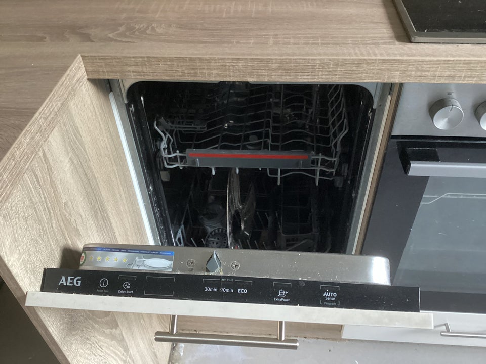Gut geschnittene 3-Zimmer-Wohnung mit Einbauküche - Photo 1