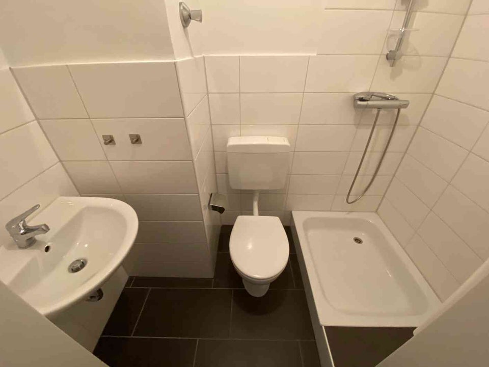 Bezugsfertige 2-Zimmer Wohnung in ruhiger Gegend in Do-Oestrich - Photo 3