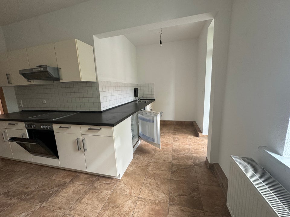 Altbauwohnung mit Charme - moderne Einbauküche inklusive - Foto 1