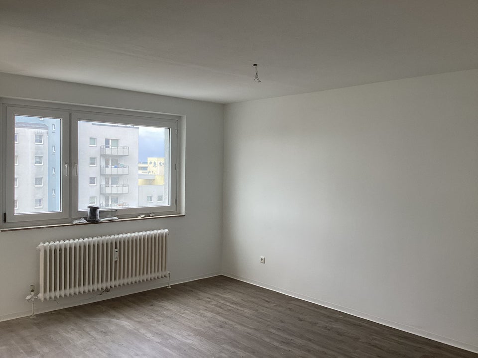 Hier wird noch gewerkelt! 2-Zimmer-Wohnung mit Balkon! - Foto 4