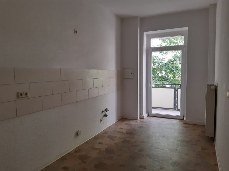 Helle 2-Zimmer-Whg. mit Balkon uns Ausblick ins Grüne - Foto 3