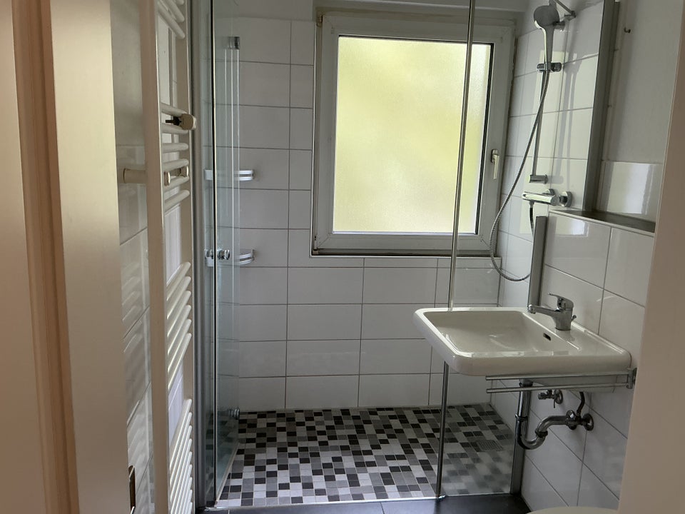 Etwas besonderes: günstige 3-Zimmer-Wohnung - Foto 4