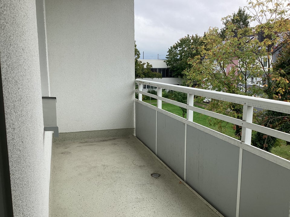 Ein tolles Wohngefühl: 3-Zimmer-Wohnung mit Balkon in Stadtnähe - Photo 4