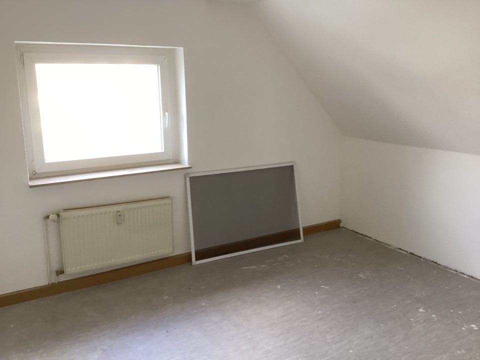 Auf gute Nachbarschaft: praktische 3-Zi.-DG - Photo 4