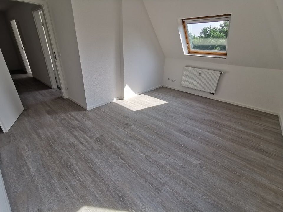 Ein tolles Wohngefühl: günstige 3-Zi.-Dachgeschosswohnung - Foto 2