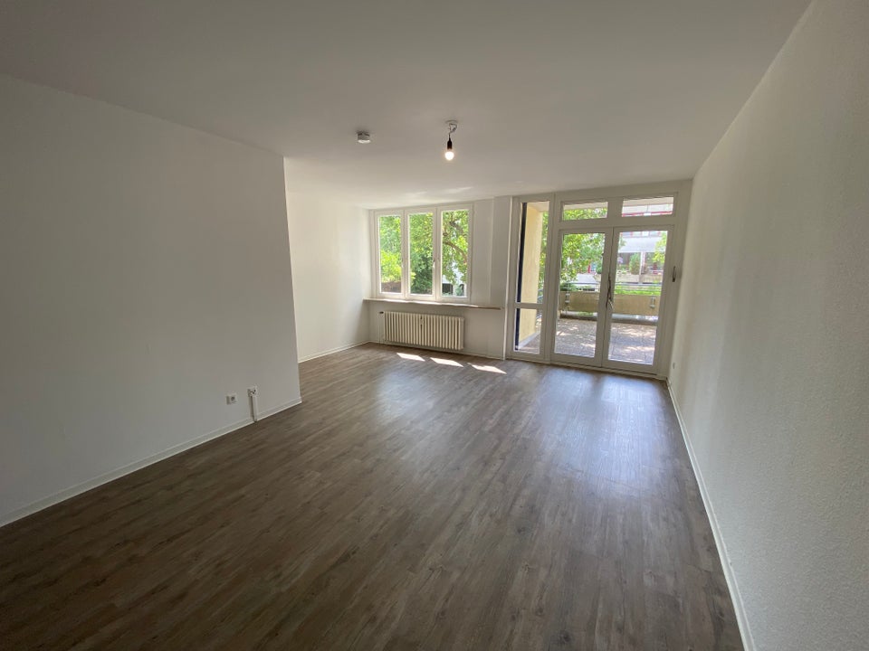Willkommen Zuhause: 3-Zimmerwohnung mit großzügiger Terrasse - Photo 2