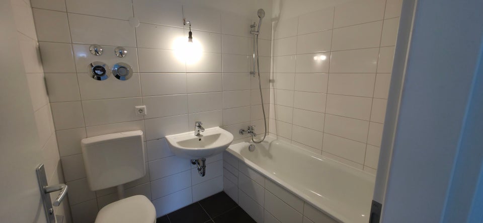 Helle 2-Zimmer-Wohnung mit großzügigem Balkon - Foto 2